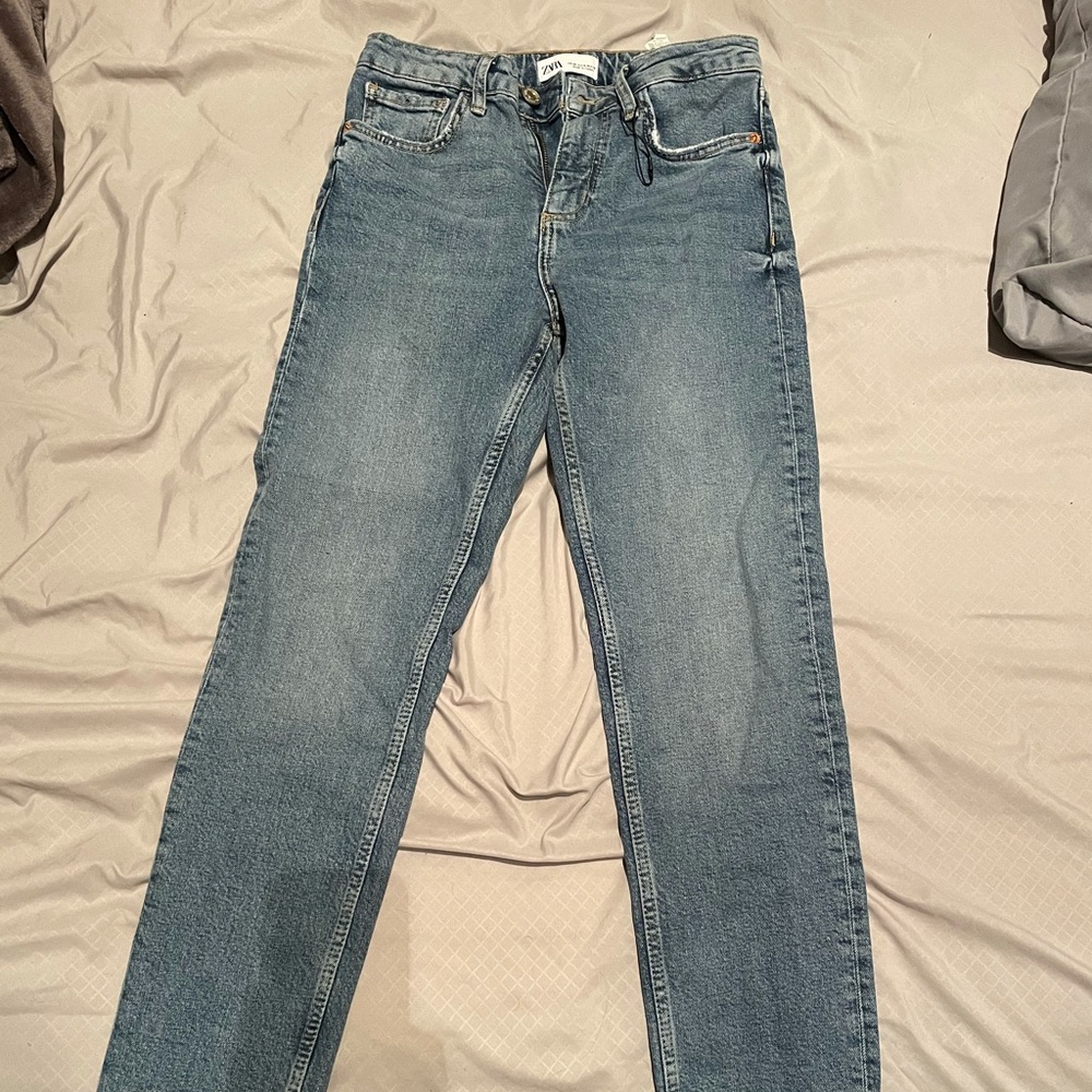 Zara slim fit high rise jeans size 4 - NEW